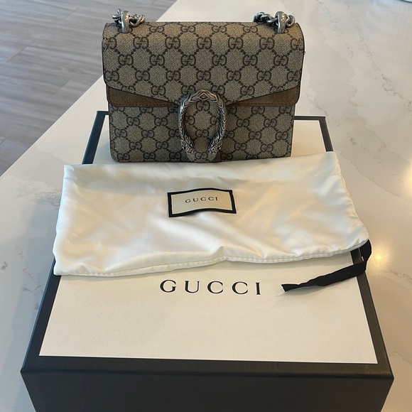 Authentic Gucci Dionysus GG Supreme Mini - Picture 2 of 10